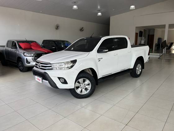 TOYOTA HILUX 2.7 SR 4X2 CD 16V FLEX 4P AUTOMÁTICO TOYOTA HILUX 2.7 SR 4X2 CD 16V FLEX 4P AUTOMÁTICO